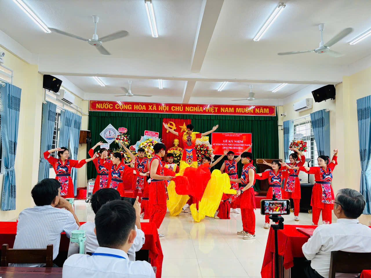 Hoạt động chào mừng Kỷ niệm 42 năm ngày Nhà giáo Việt Nam